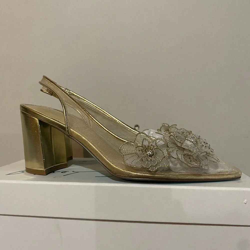Betsey Johnson Women's Petra Flower Applique Slingback Pumps - Picture 4 of 11